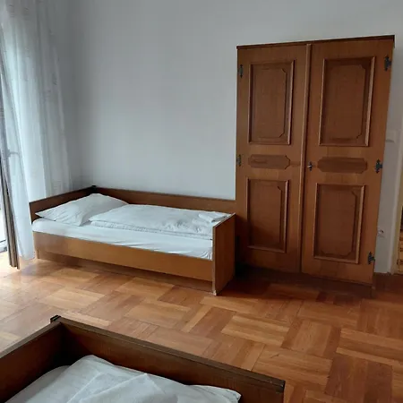 Schwartz Apartman *