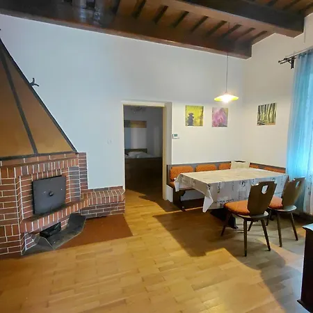 Schwartz Apartman Neusiedl am Steinfelde