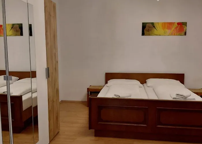 Schwartz * Neusiedl am Steinfelde