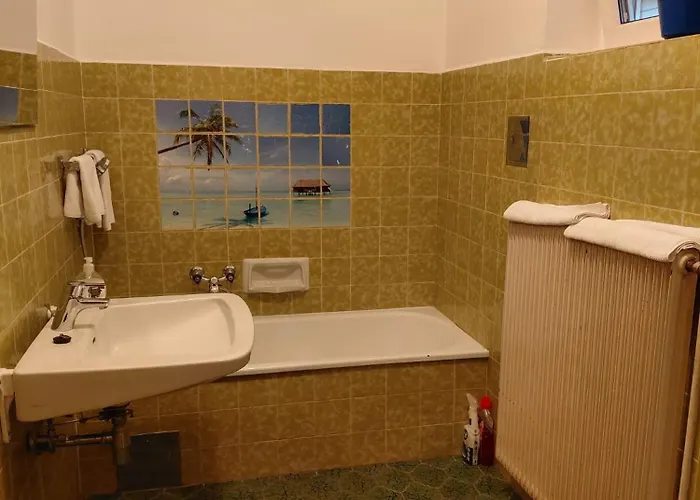 Schwartz * Neusiedl am Steinfelde